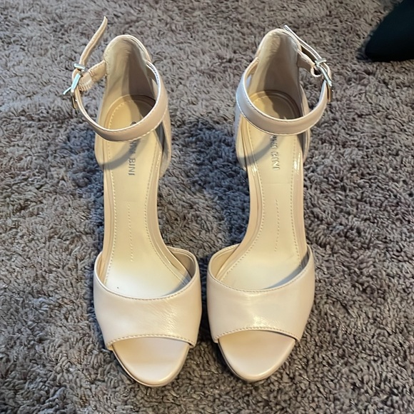 Gianni Bini heels. - Picture 2 of 4